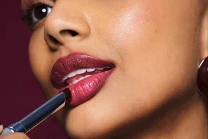 Fall makeup reset 💋 25% off sitewide.