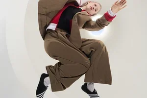 VIRGINIA Vario FLAT EARTHER by Pharrell